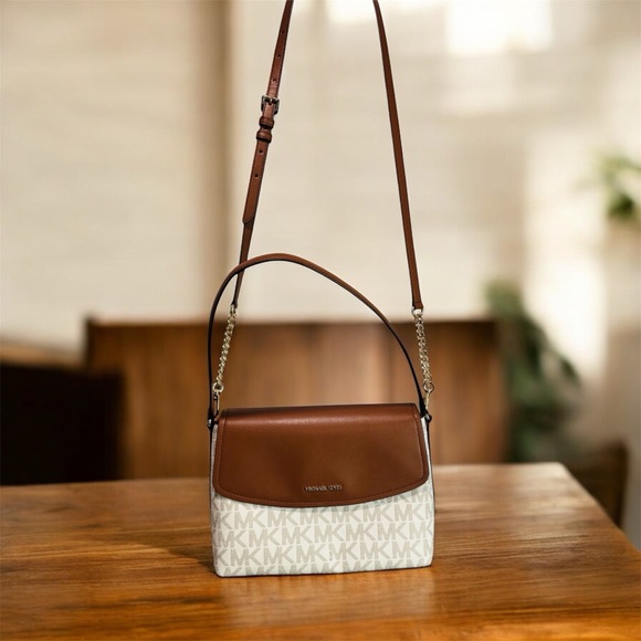 NWT Michael Kors Tan and Cream Crossbody Bag - Picture 2 of 3